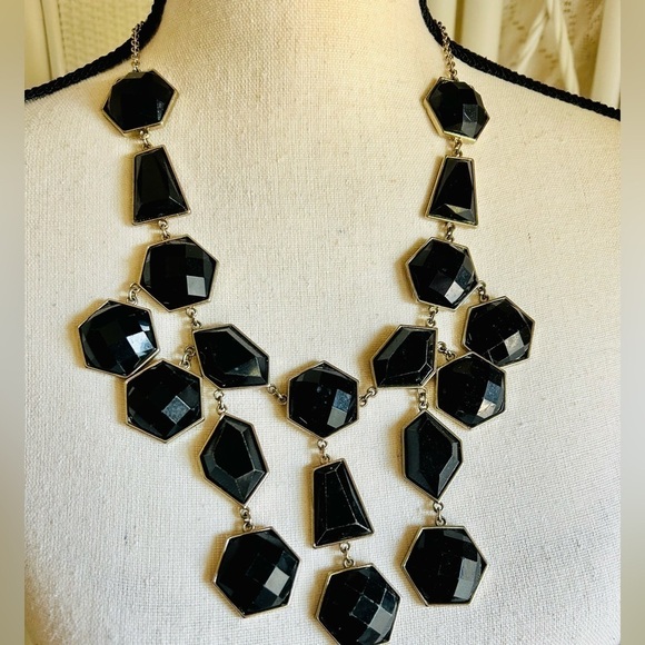 Statement Bib Necklace Black Faceted Acrylic Disks Silvertone Chain - Picture 3 of 11